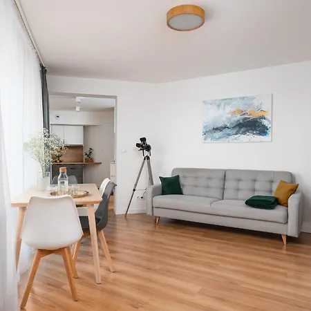 Apartment Crystal *